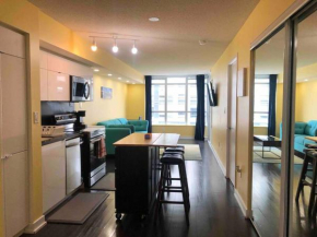 Comfy 1BR & Den with Balcony- Close to CN Tower